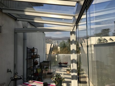 Pergola enti&egrave;rement vitr&eacute;e
