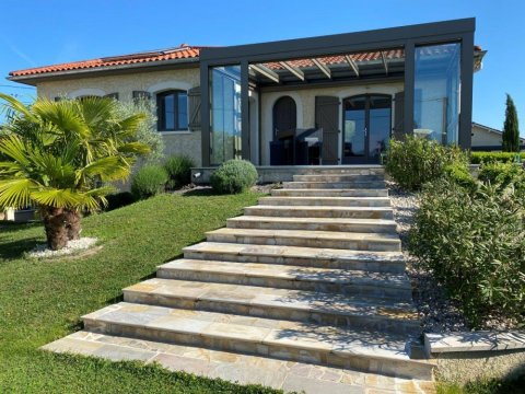 Sp&eacute;cialiste solution vitr&eacute;es cr&eacute;ation de pergola enti&egrave;rement vitr&eacute;e