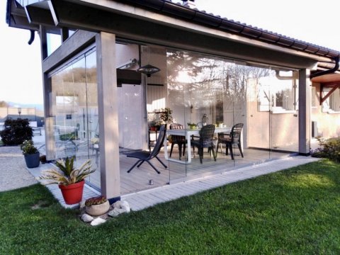 Sp&eacute;cialiste solution vitr&eacute;es pour fermeture de terrasse enti&egrave;rement vitr&eacute;e